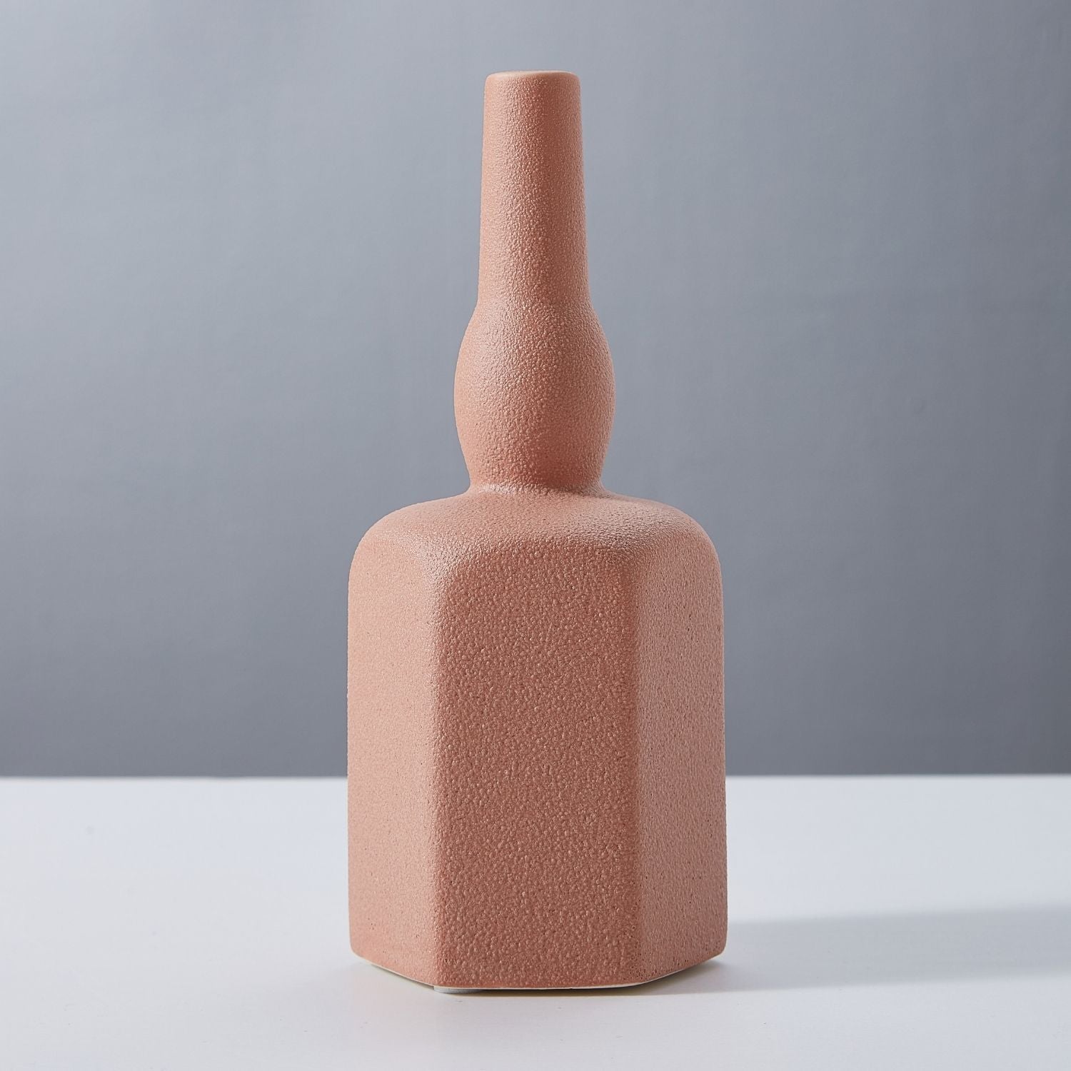 Aine Vase Accessory Valyōu Furniture 