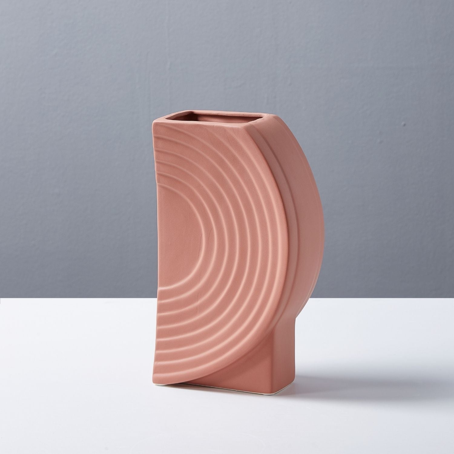 Eno Vases Accessory Valyōu Furniture 
