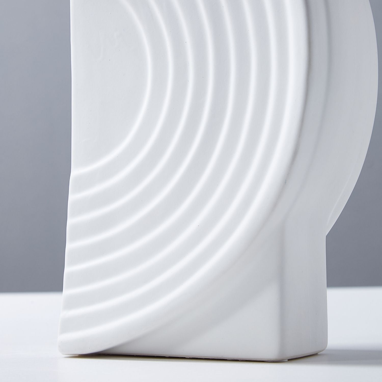 Eno Vases Accessory Valyōu Furniture 