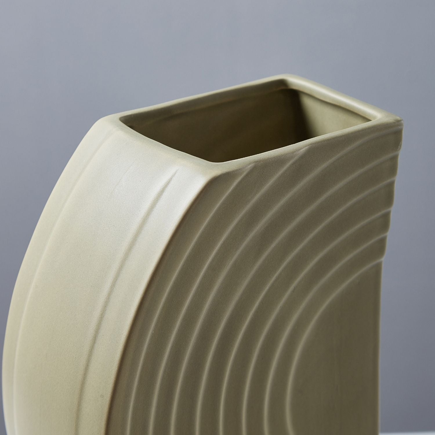 Eno Vases Accessory Valyōu Furniture 