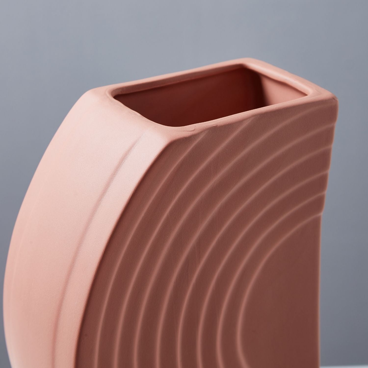 Eno Vases Accessory Valyōu Furniture 