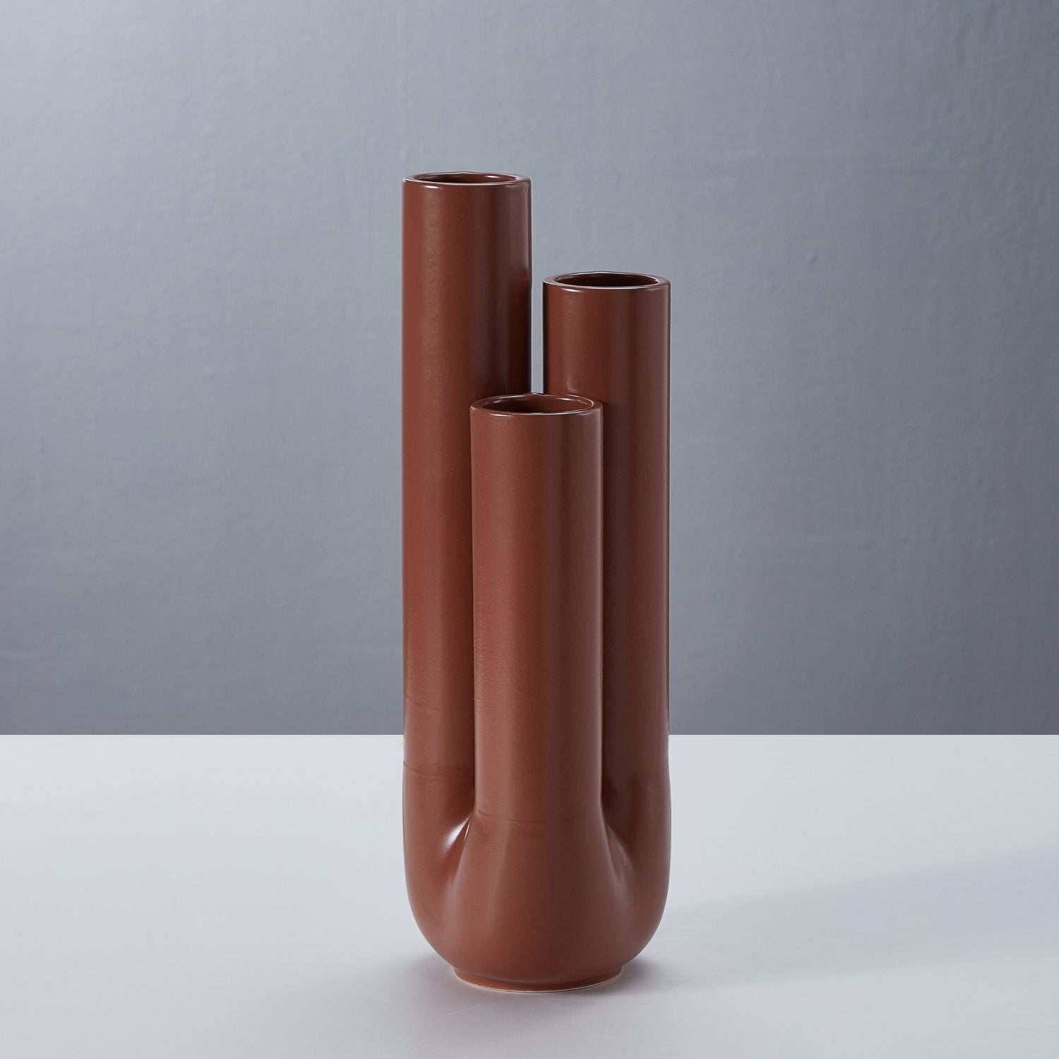 Zev Vase Accessory Valyōu Furniture 