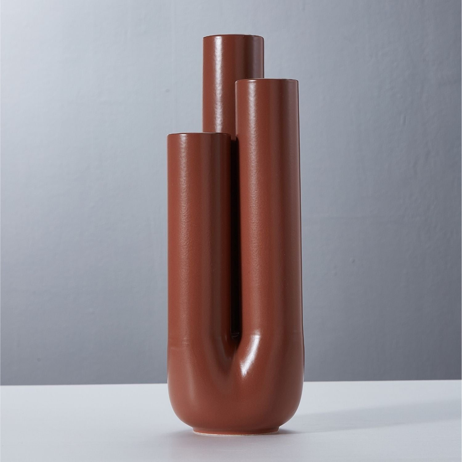 Zev Vase Accessory Valyōu Furniture 